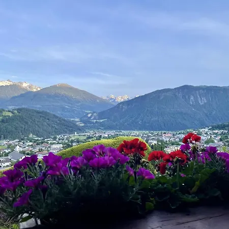 Tiroler Blockhaus * אימסט