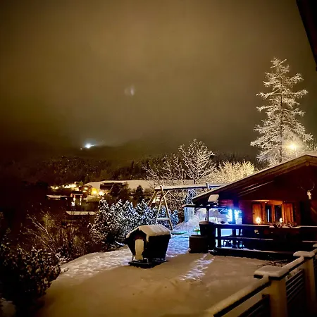 Tiroler Blockhaus شقة